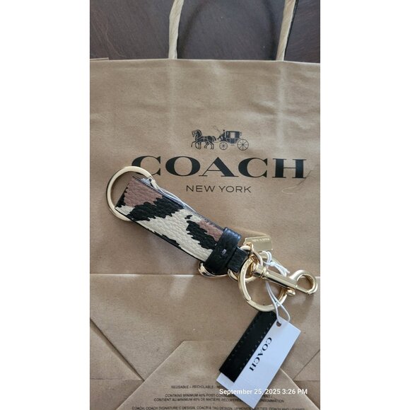 Coach Trigger Snap Bag Charm With Leopard Print - Picture 2 of 3